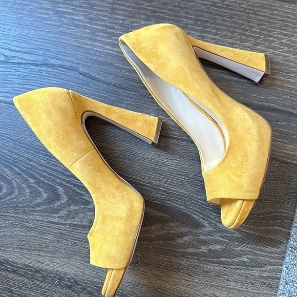 SIZE 7.5 JESSICA SIMPSON HEELS YELLOW - Picture 3 of 7